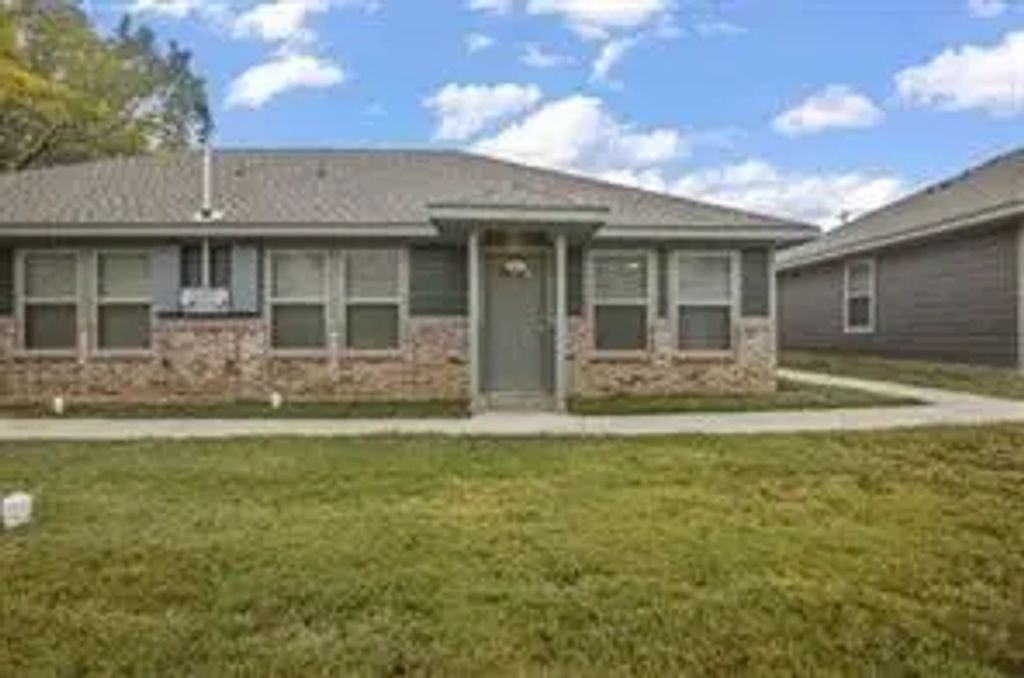 324 W Munson Street 324, Denison