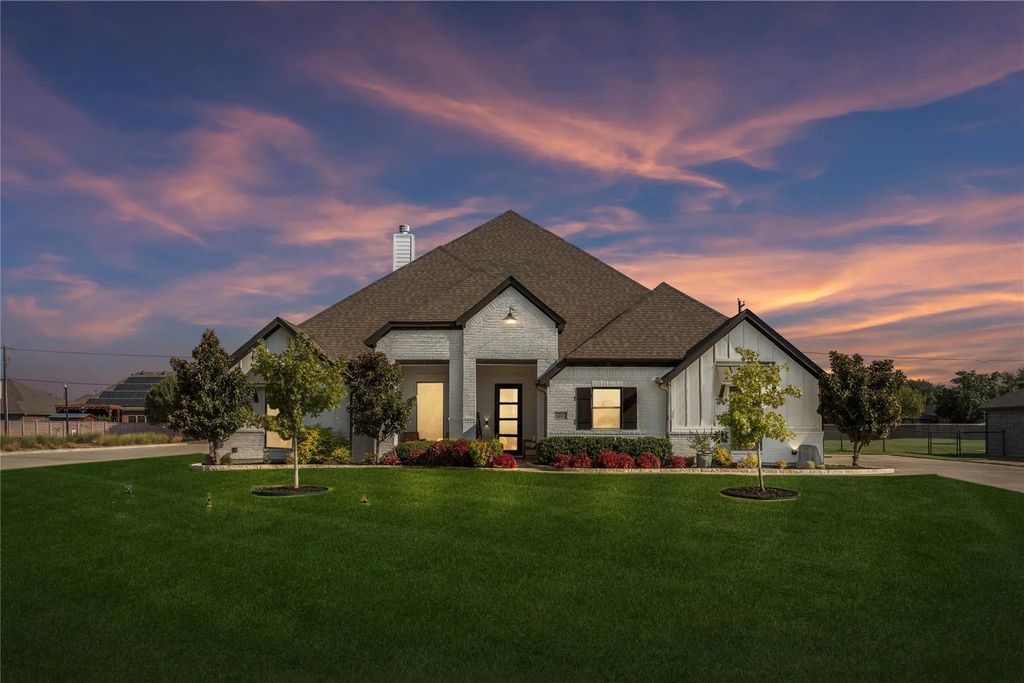 1402 Oliver Creek Lane, Justin