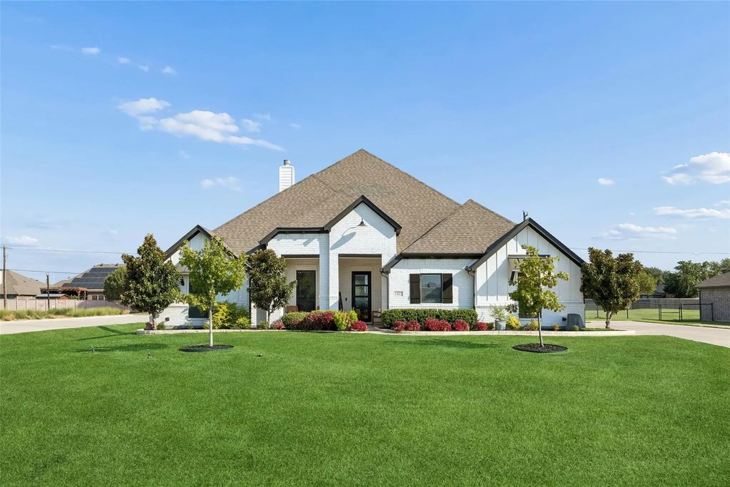 1402 Oliver Creek Lane, Justin