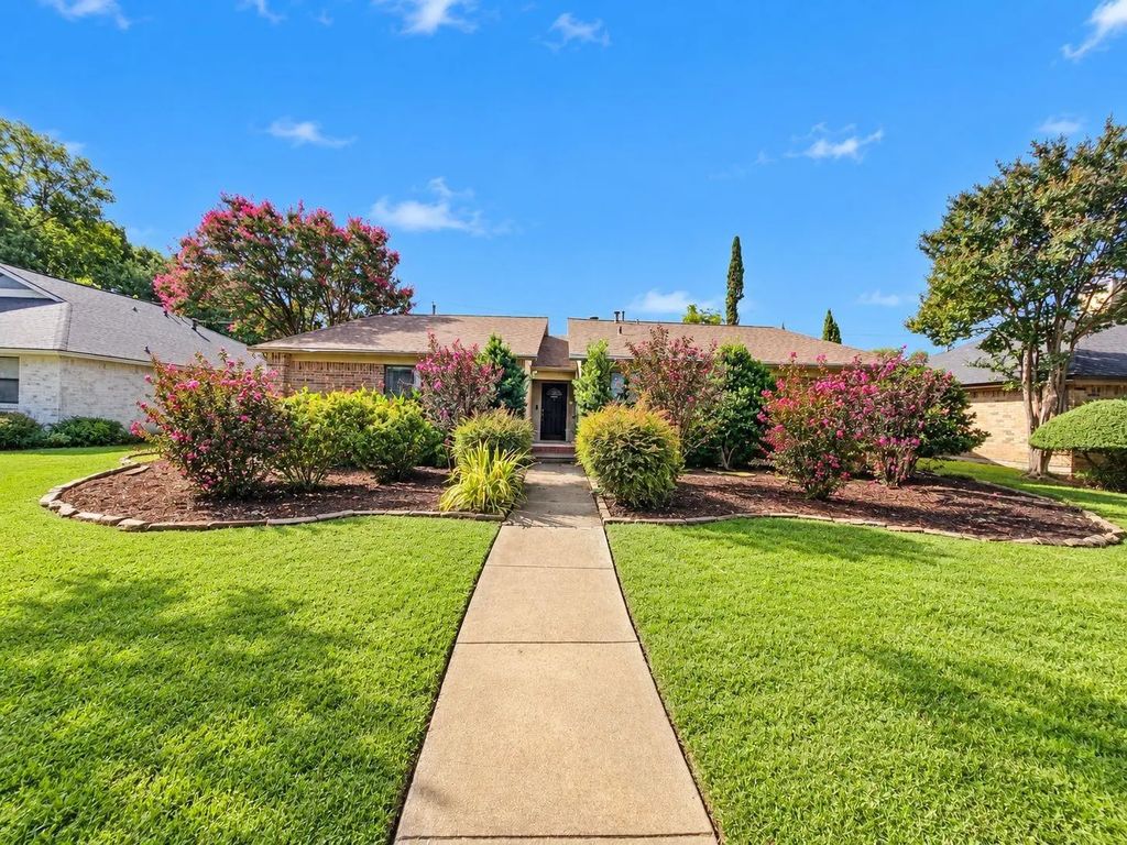 2104 Oak Brook Drive, Richardson