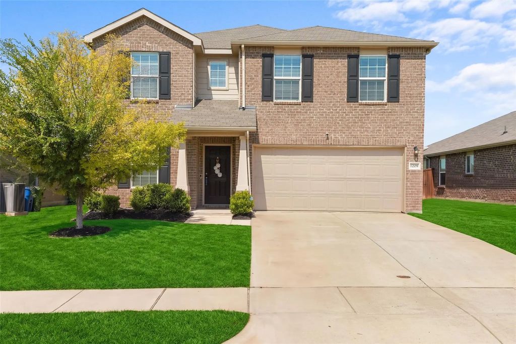 1209 Waggoner Drive, Aubrey