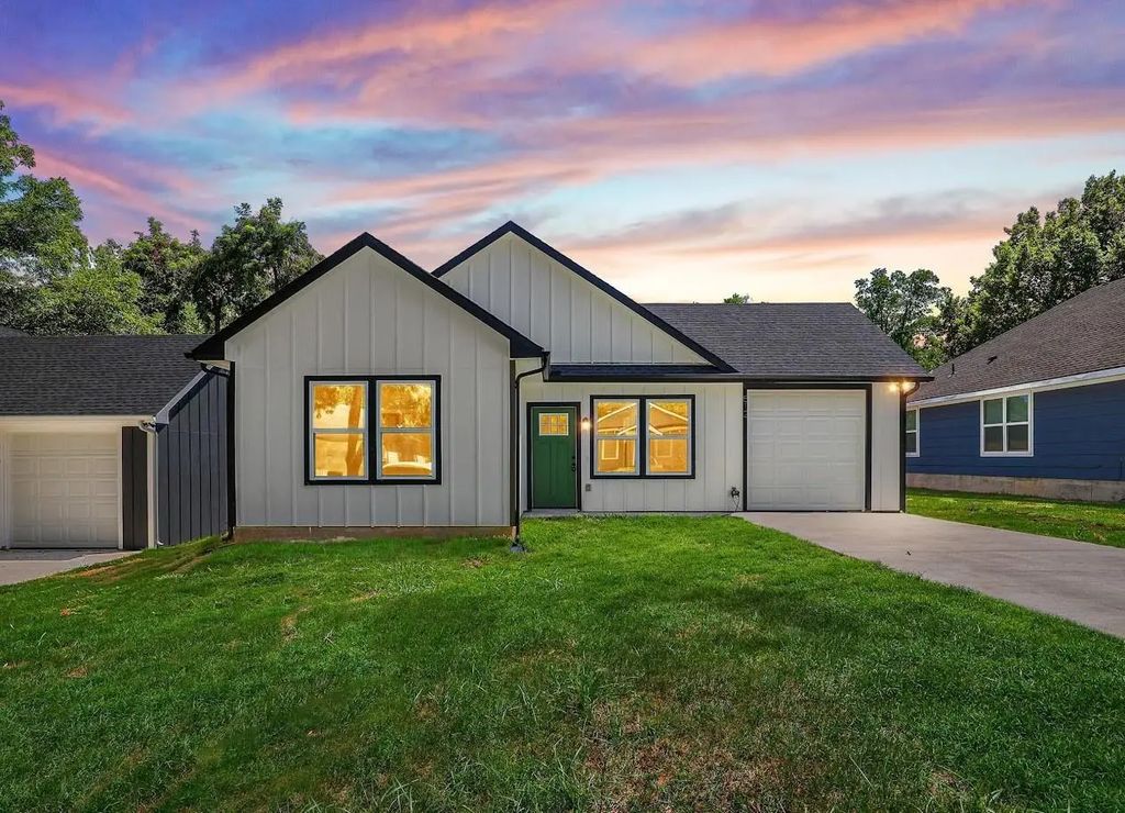 512 E Heron Street, Denison