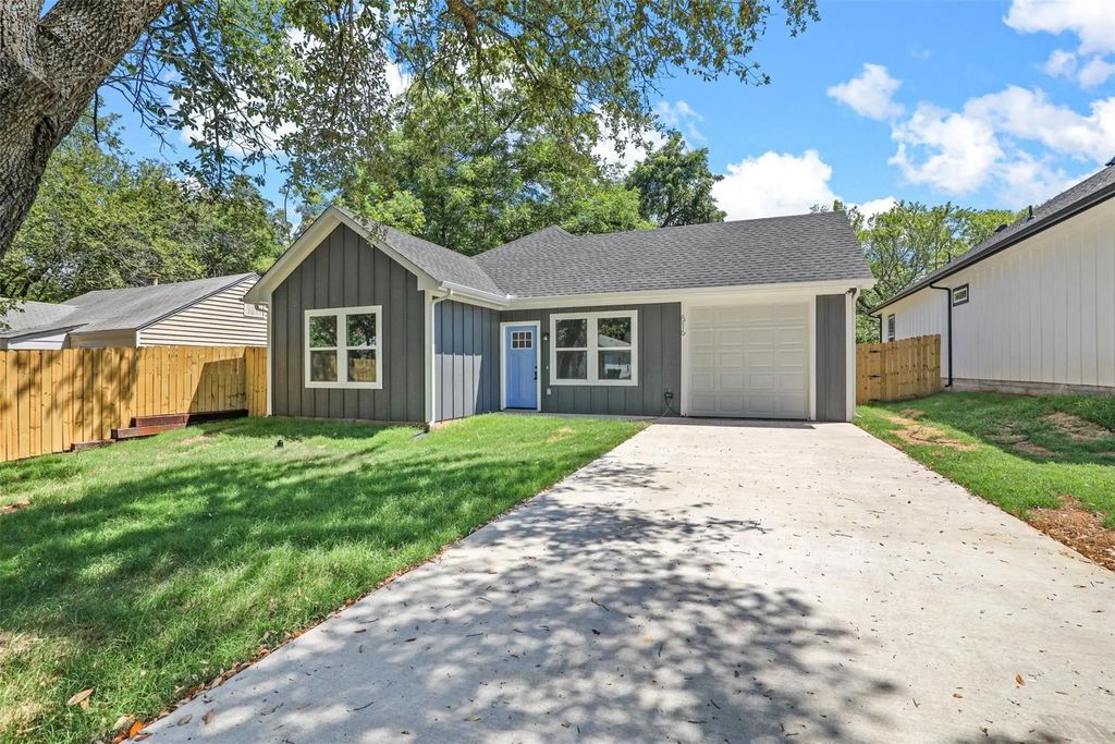 516 E Heron Street, Denison