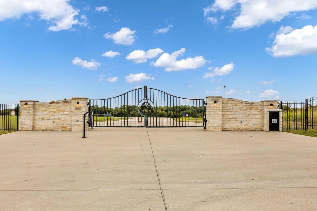 13114 Us Highway 69, Bells