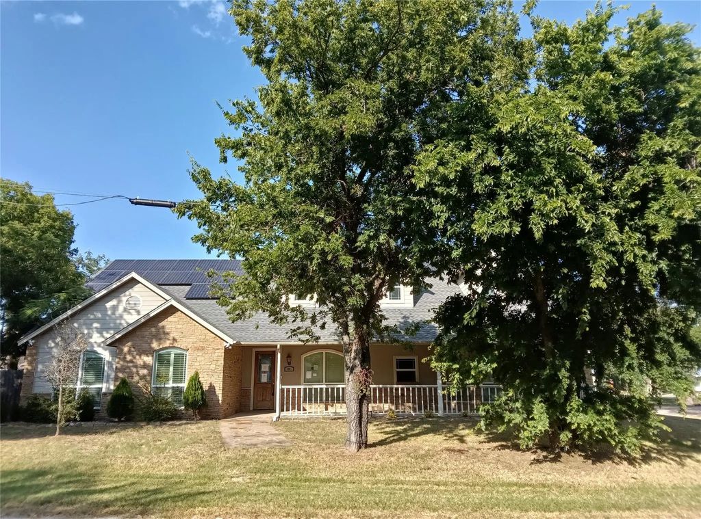 401 Pine Lane, Tolar