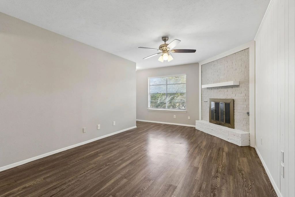 2413 Woodoak Court, Irving
