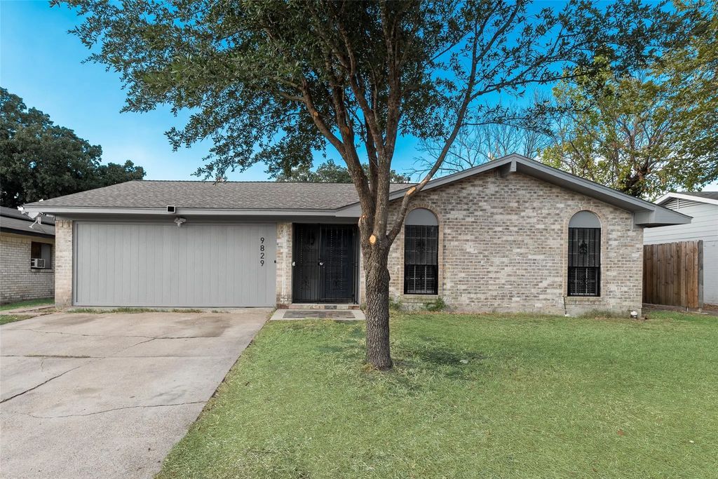 9829 Grove Oaks Valley, Dallas