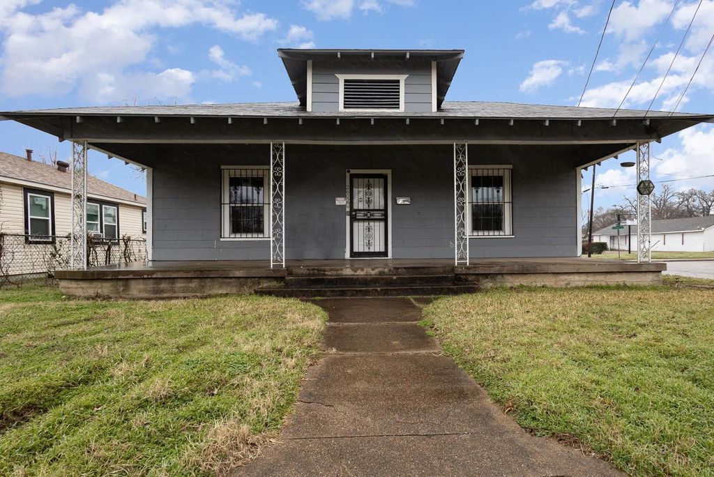 2602 Lenway Street, Dallas