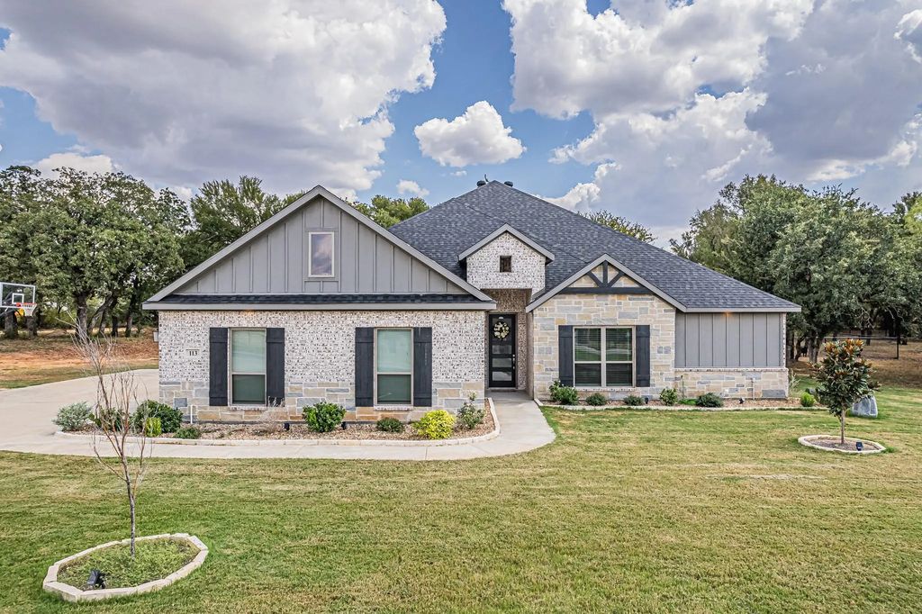 113 Oaks Springs Lane, Weatherford