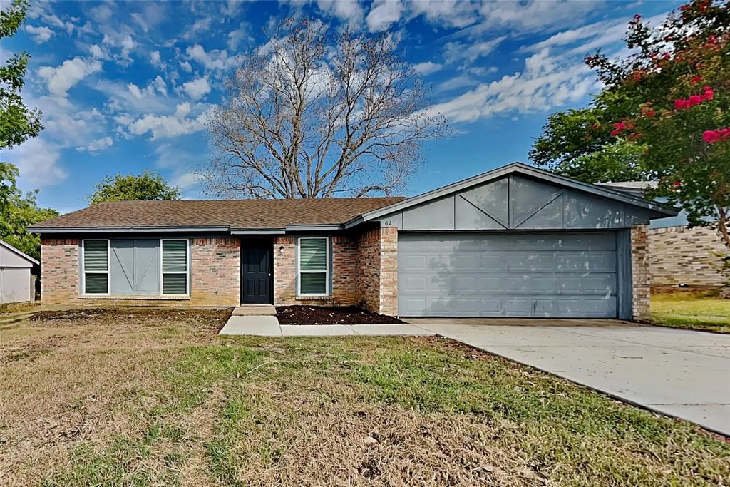 621 Meadowview Drive, Mansfield