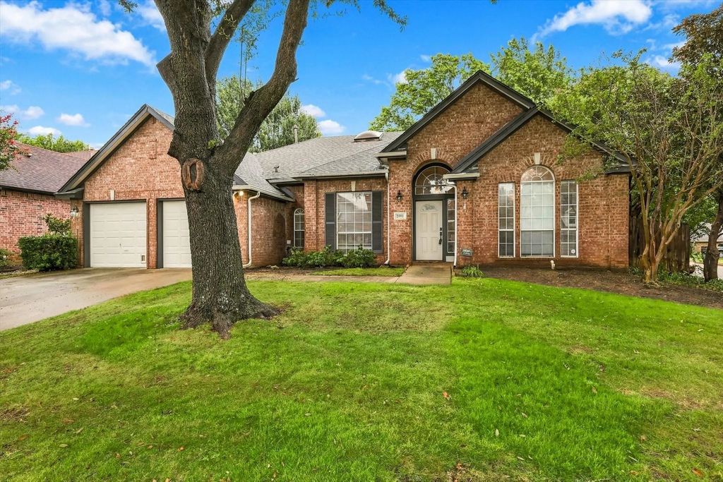 2900 Woodhaven Drive, Grapevine