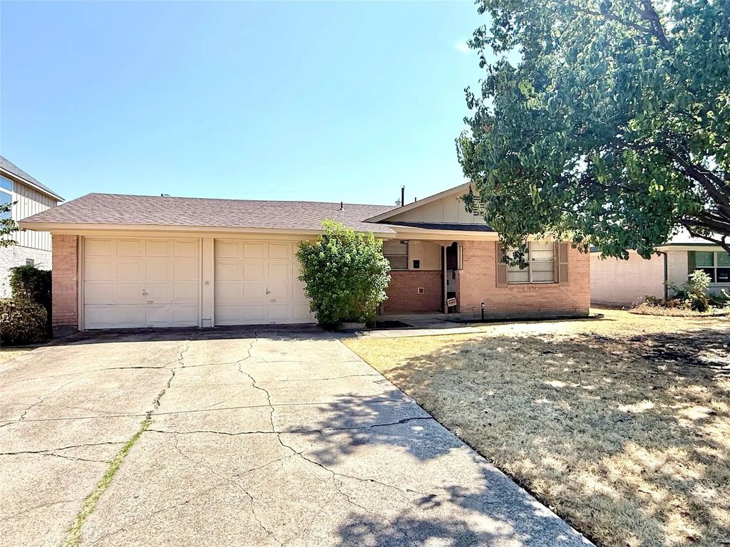1310 Hampshire Lane, Richardson