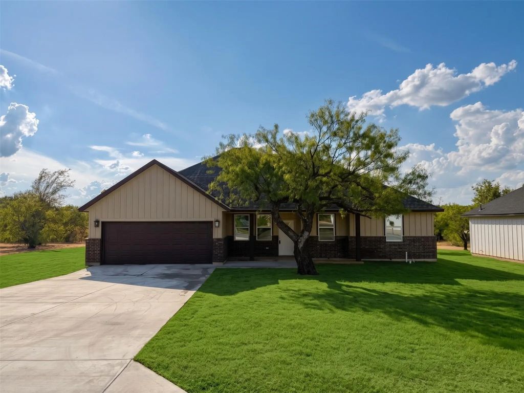 219 Lakeshore Drive, Runaway Bay