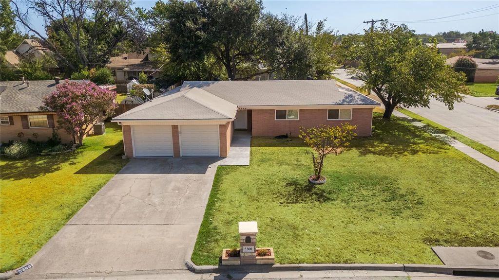 5300 Topper Drive, North Richland Hills
