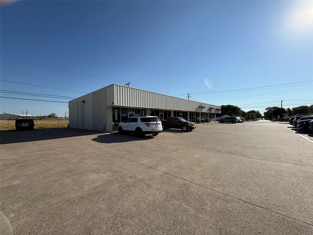 330 S Blue Mound Road, Saginaw
