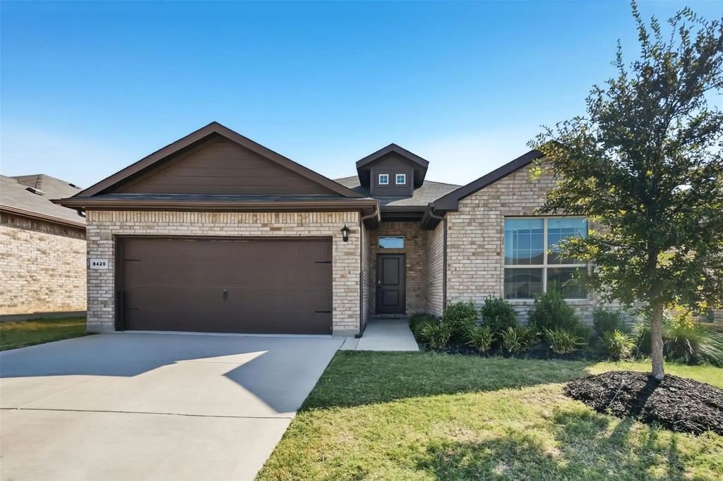 8420 Berry Crest Street, Fort Worth