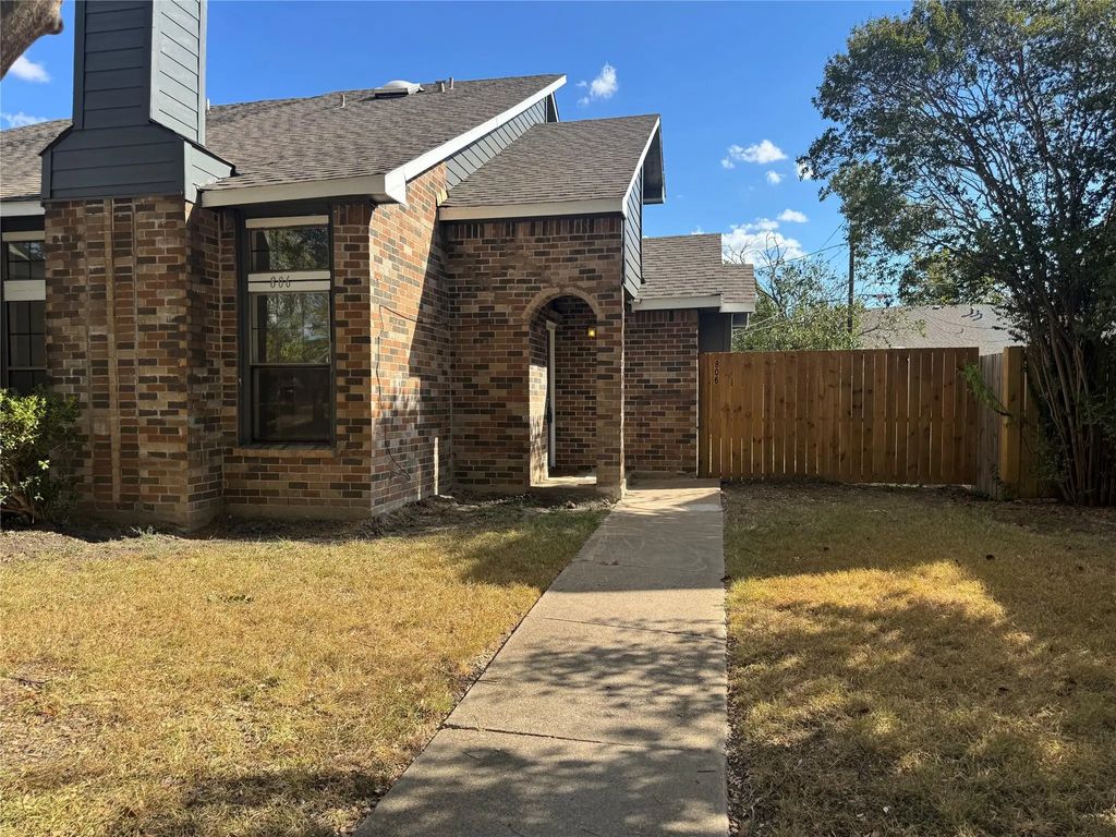 806 Binbrook Drive, Mesquite