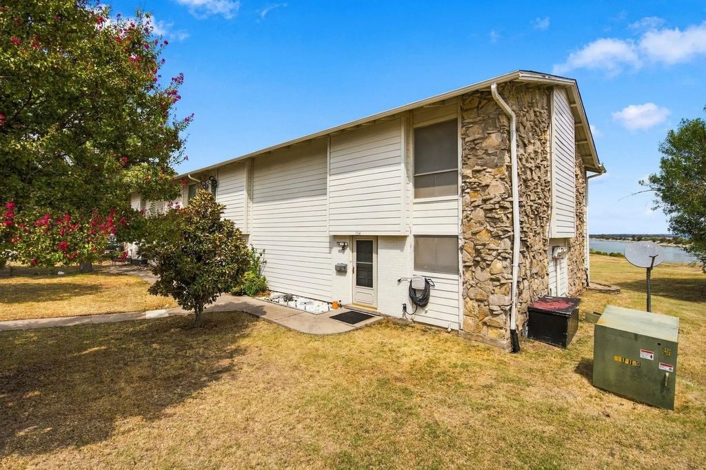 100 Harbor Drive 104, Runaway Bay