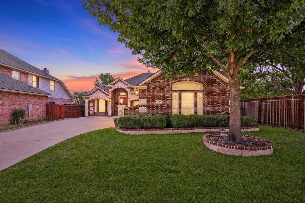 3700 Monica Lane, Fort Worth