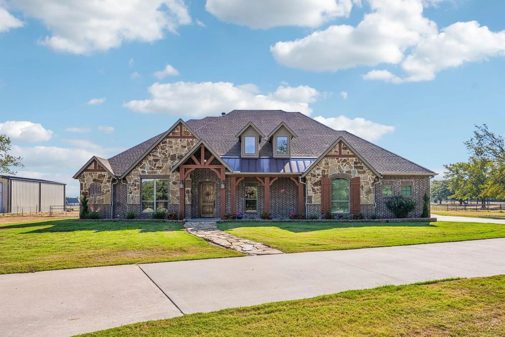 5931 County Road 2560, Royse City