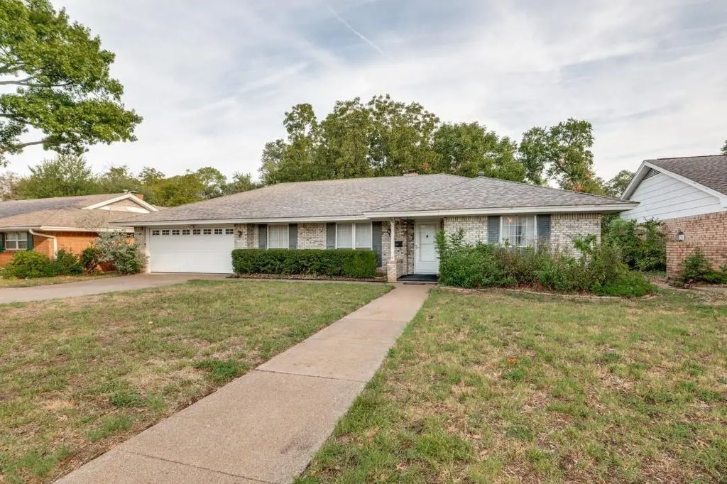 105 W Lilly Lane, Arlington