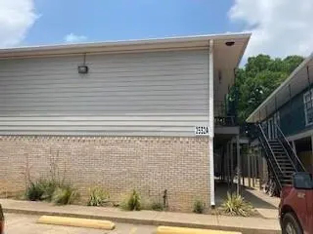 2532 Charlotte Street A-b, Denton