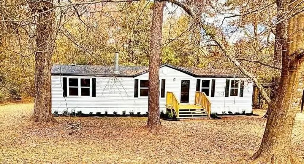 409 Cross Creek Road, Longview