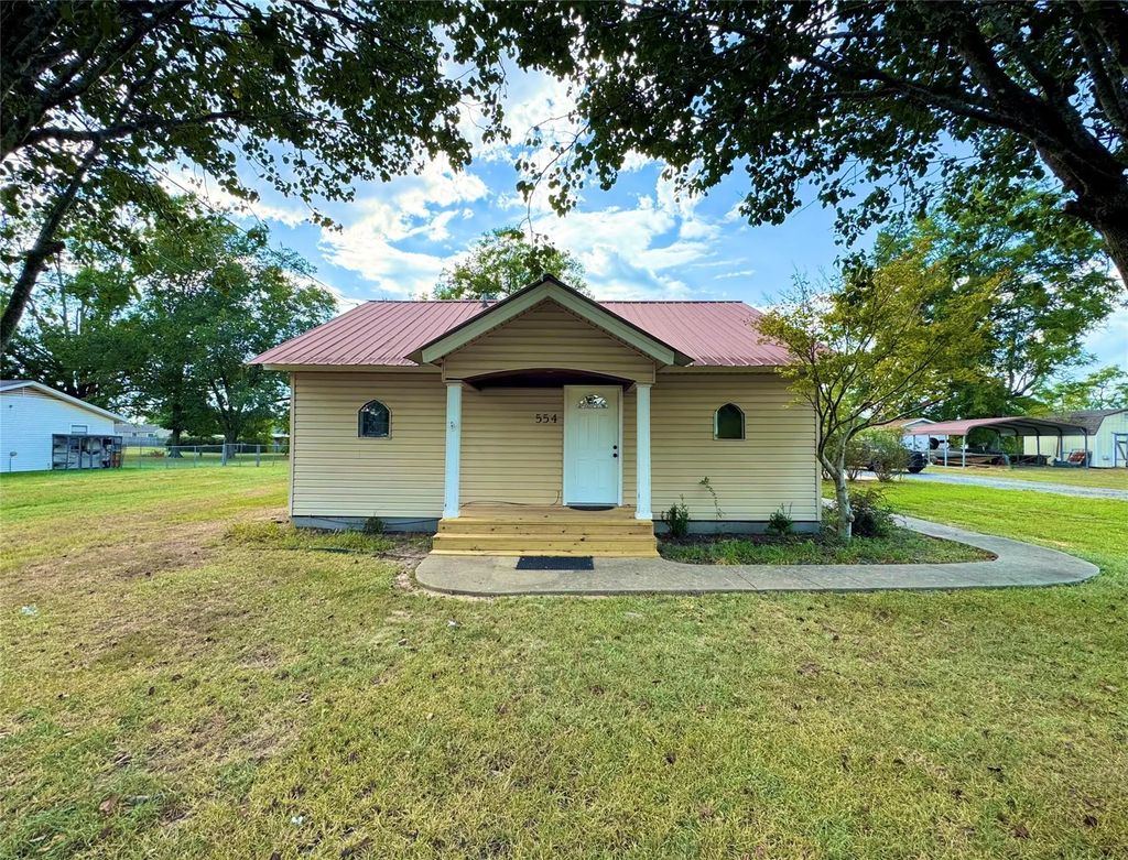 554 S Main Street, Sibley
