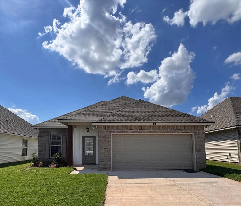 818 Venecia, Bossier City