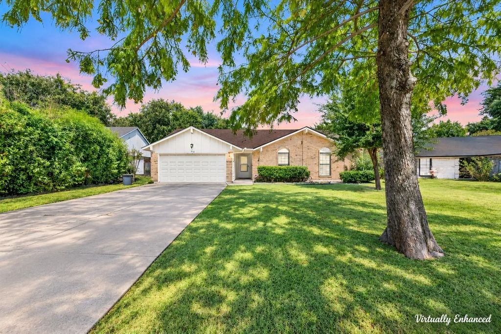 718 Southridge Court, Grand Prairie