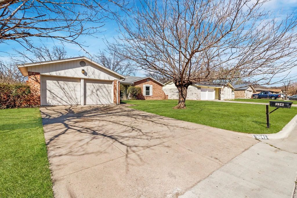 3241 Oak Timber Drive, Forest Hill