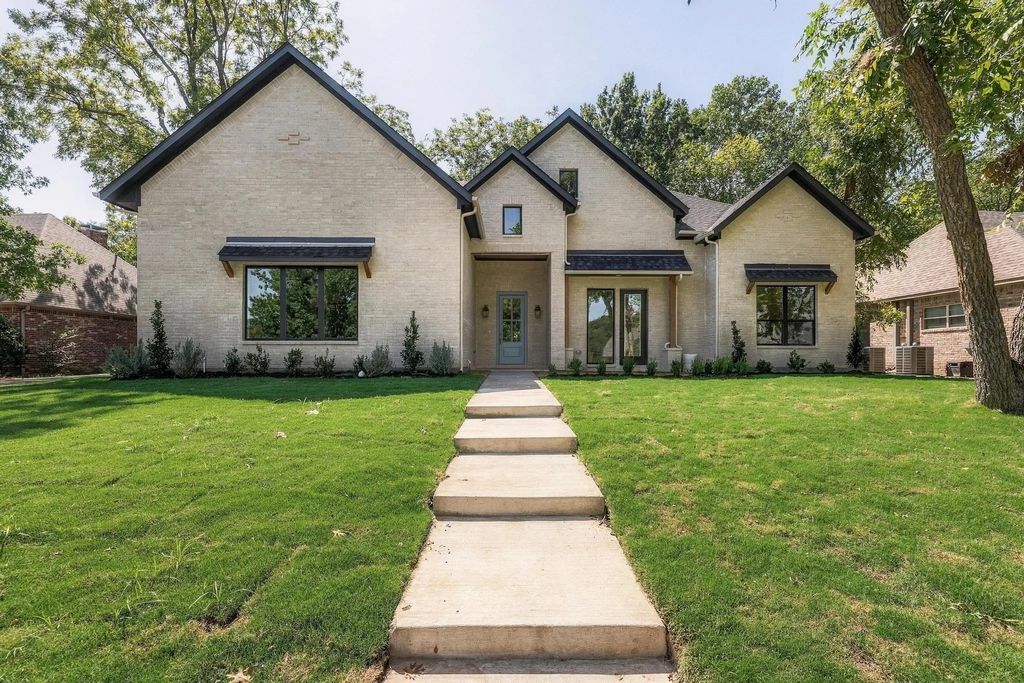 2510 Creekbend Circle, Sherman