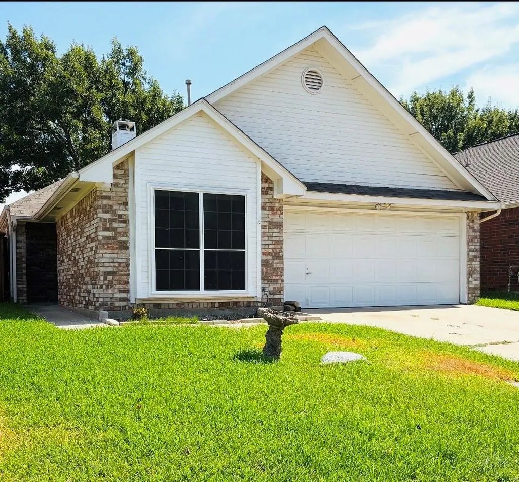 2077 Sundance Court, Lewisville
