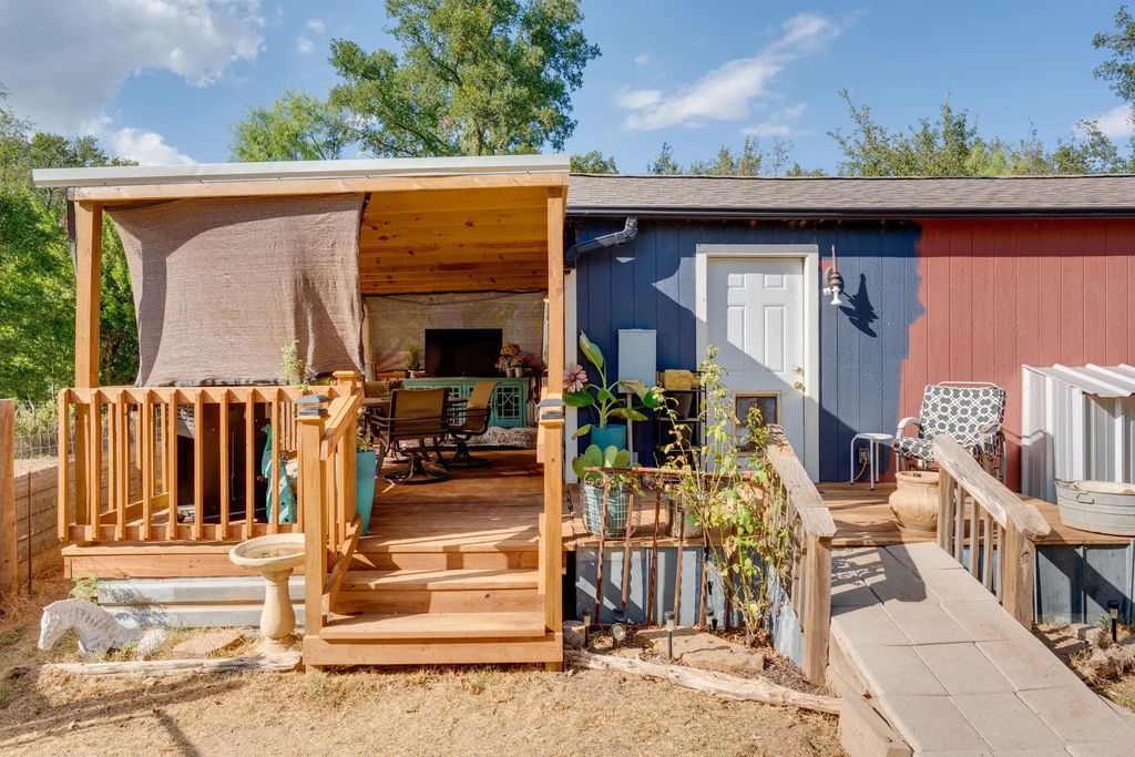 730 County Road 430, San Saba