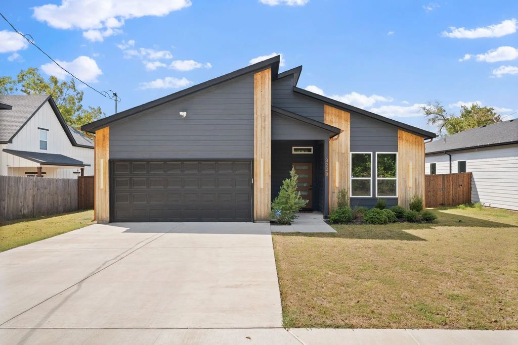 3220 Houston Street, Greenville