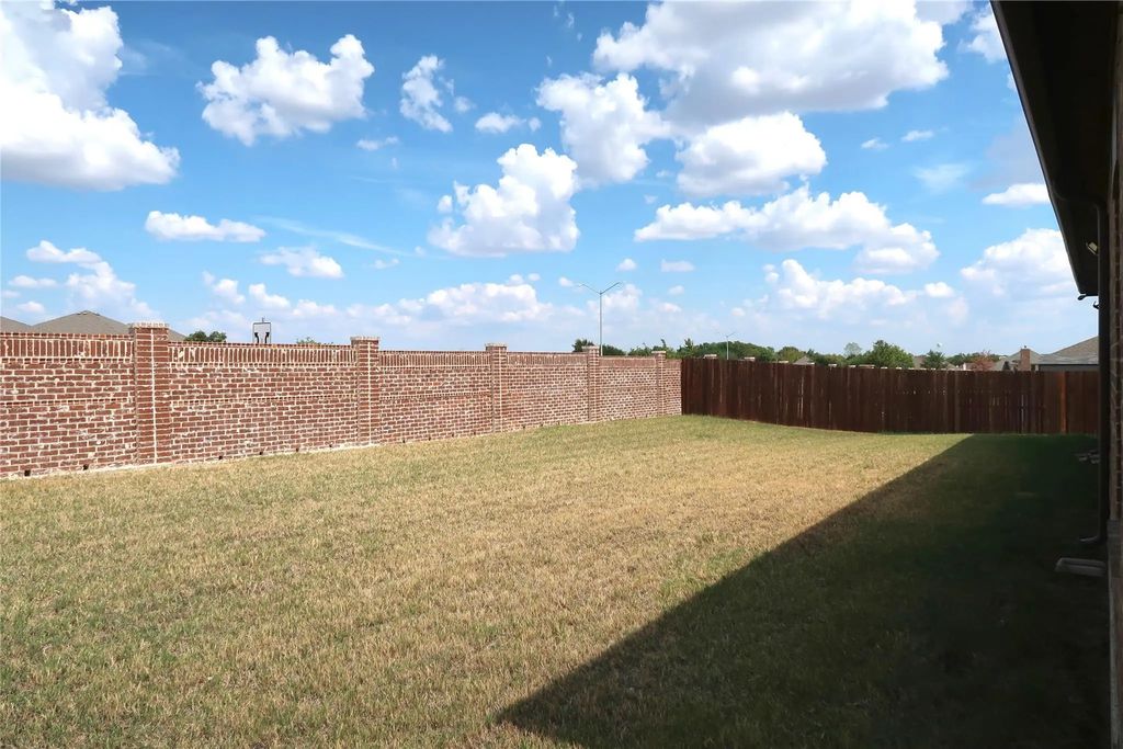 1310 Tophill Drive, Cedar Hill