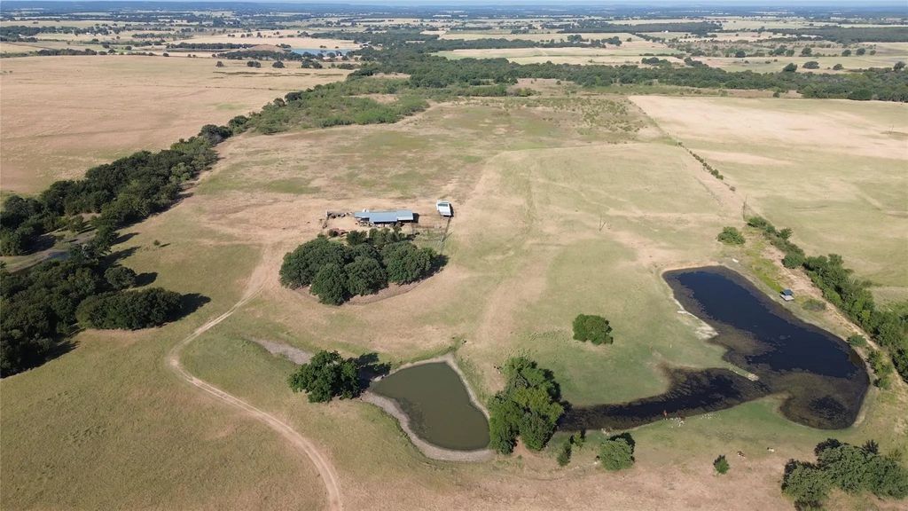 355 County Road 144, Comanche