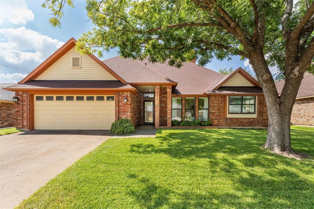 5006 Andalusia Trail, Arlington