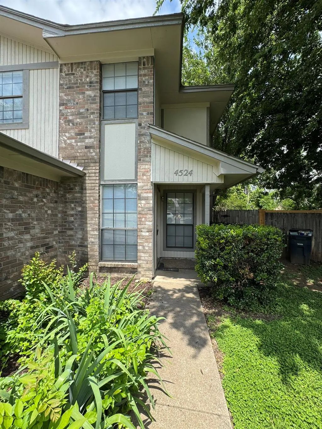 4524 Halyard Court 4524&4528, Fort Worth