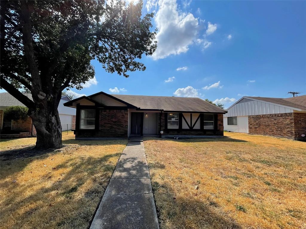 1204 Ross Lane, Seagoville