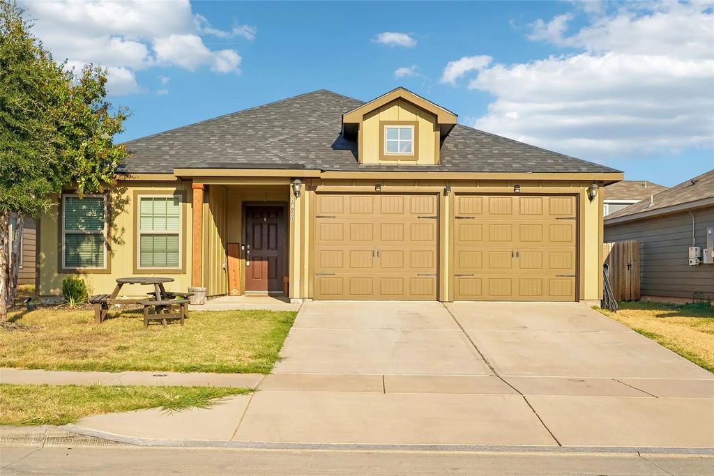 8420 Steel Dust Drive, Fort Worth