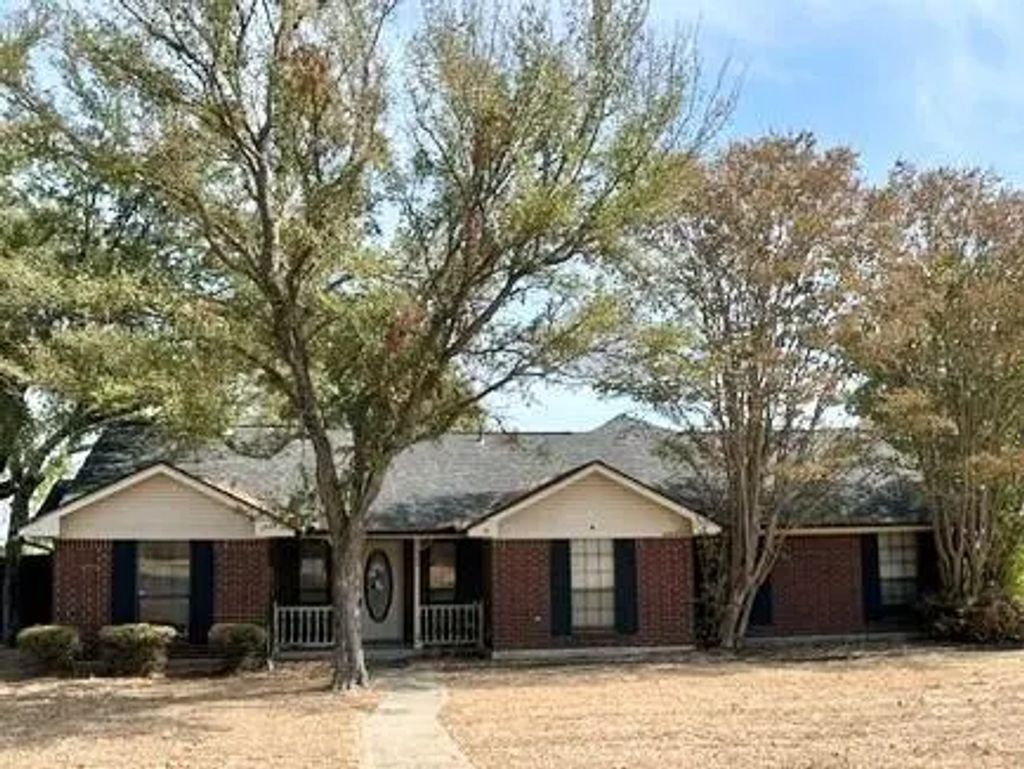 503 Pin Oak Drive, Terrell