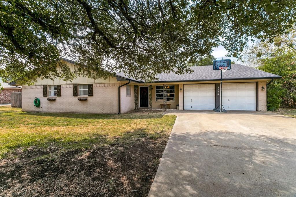 5474 Valley Drive, Fort Worth
