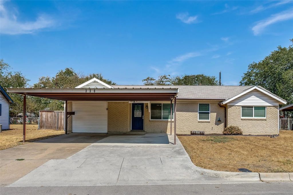 336 Saddle Trail, Saginaw