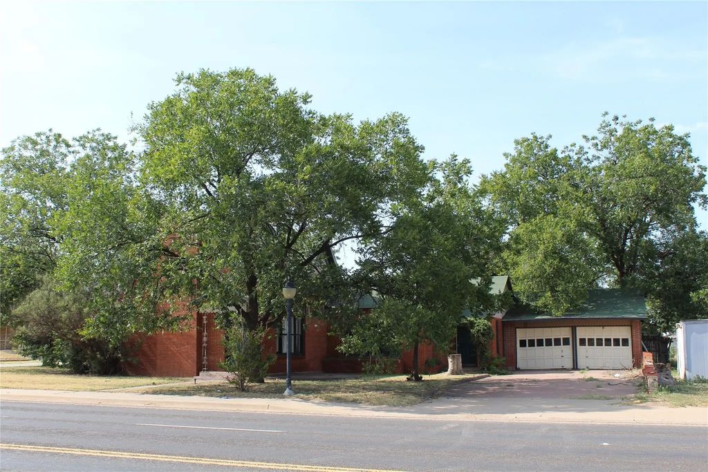 400 E Main Street, Knox City