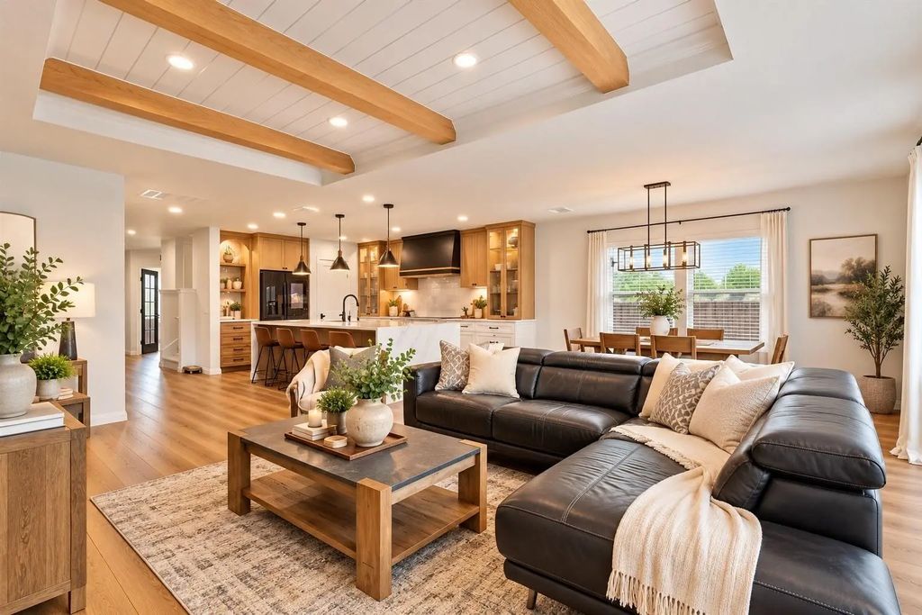 2220 Village Creek Lane, Denton