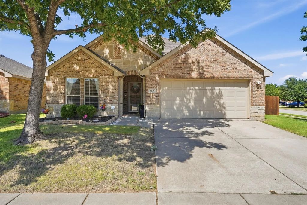 8649 Running River Lane, Fort Worth