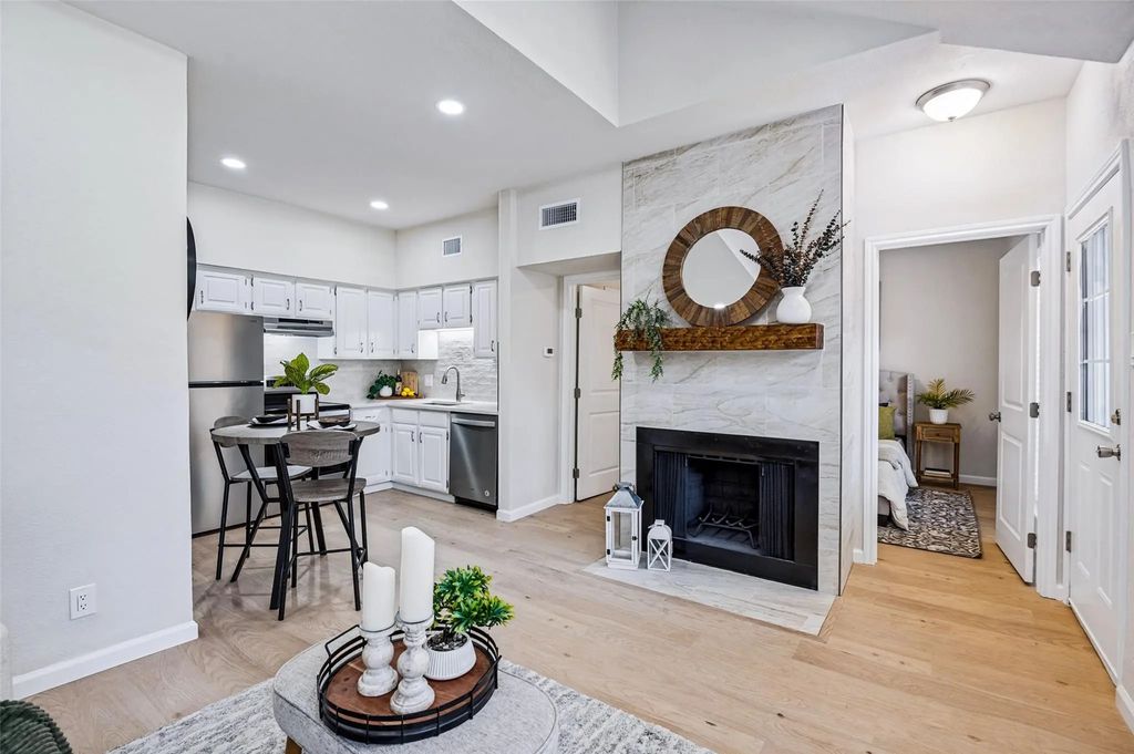 6220 Bentwood Trail 707, Dallas