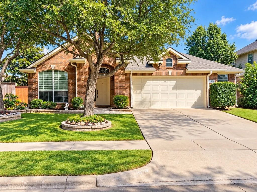 11504 Crystal Falls Drive, Fort Worth