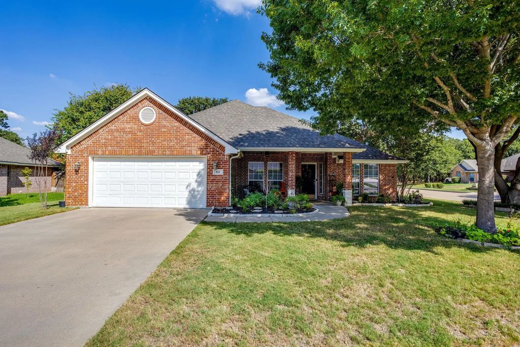 853 Royal Oak Lane, Burleson